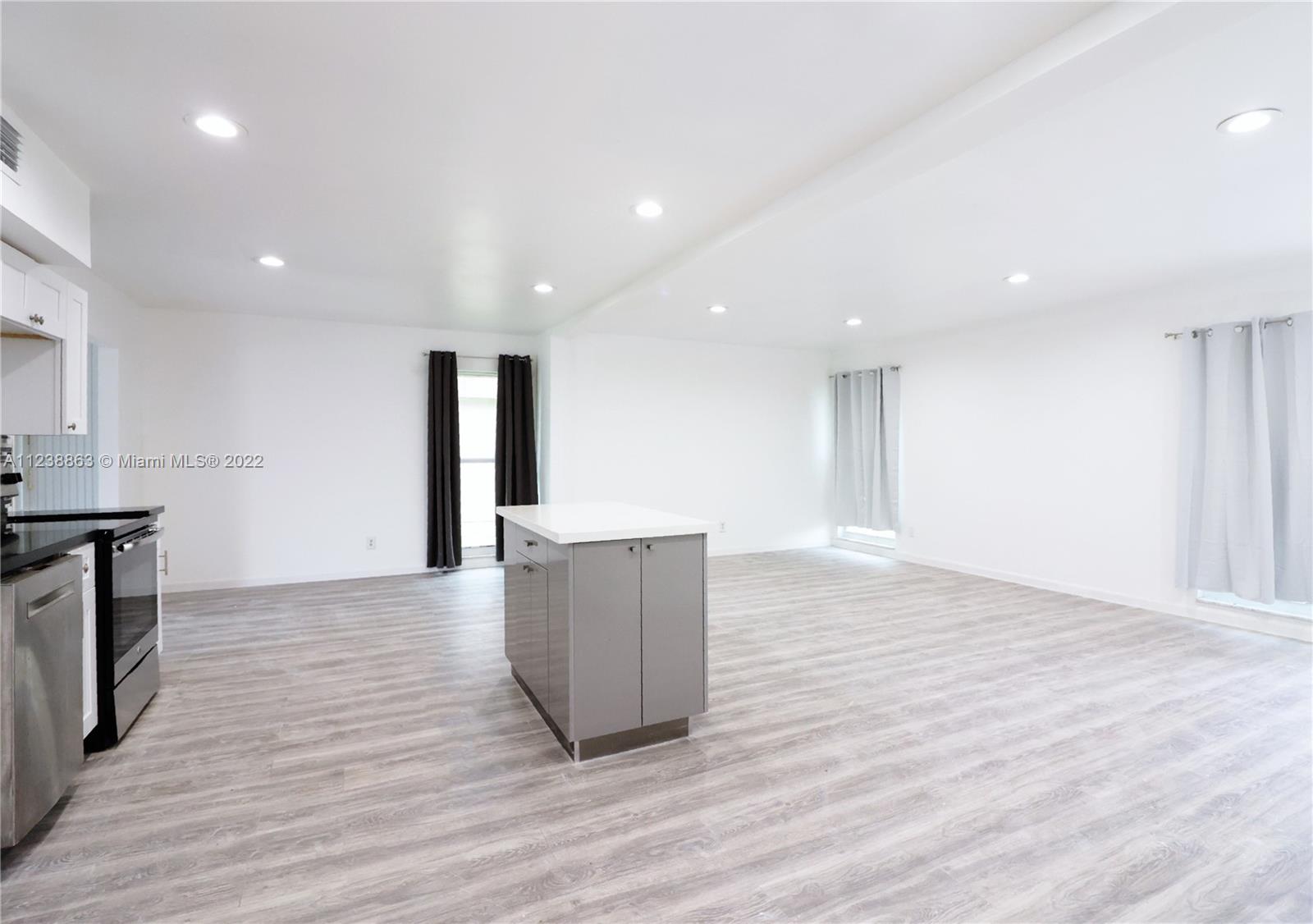 MAINLANDS OF TAMARAC LAKE - Residential