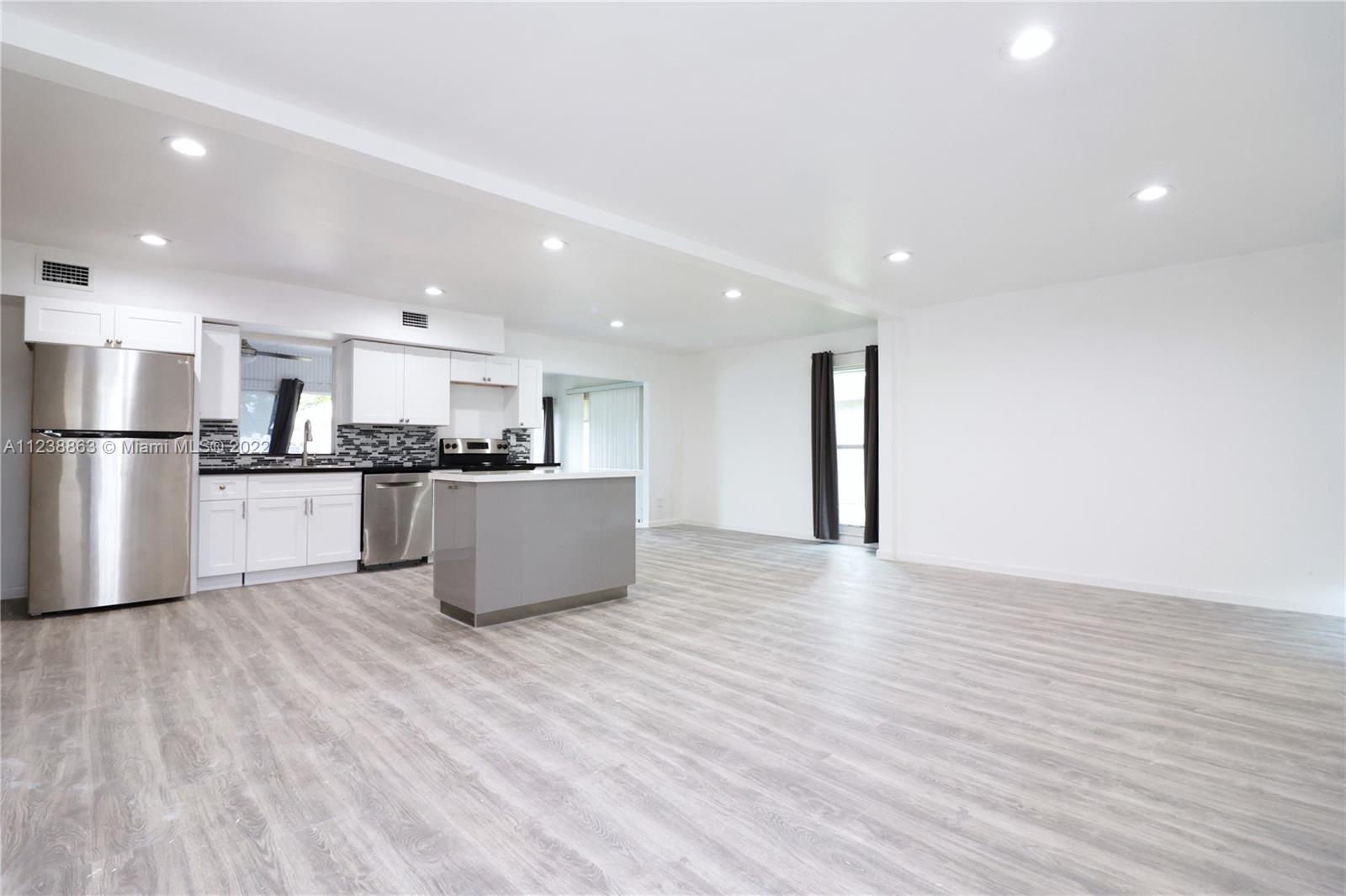 MAINLANDS OF TAMARAC LAKE - Residential