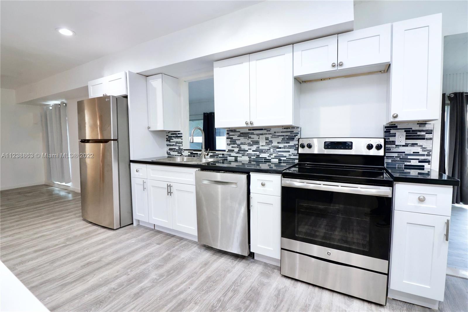 MAINLANDS OF TAMARAC LAKE - Residential