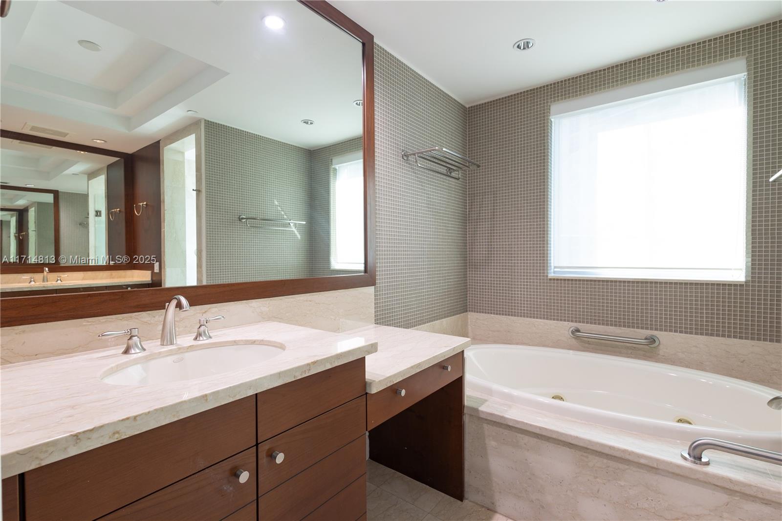 10295 COLLINS AVE RESDNTA - Residential