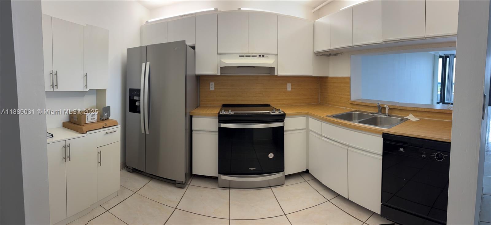 2555 Collins Ave 1910