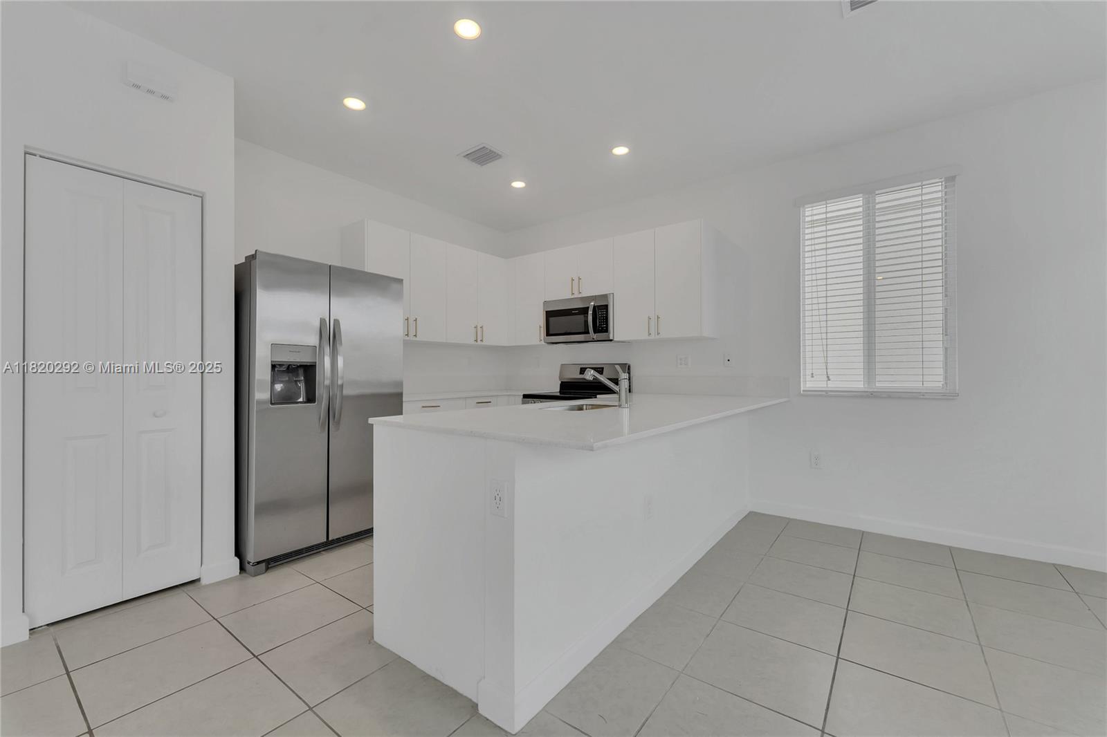 725 SE 14th Ct