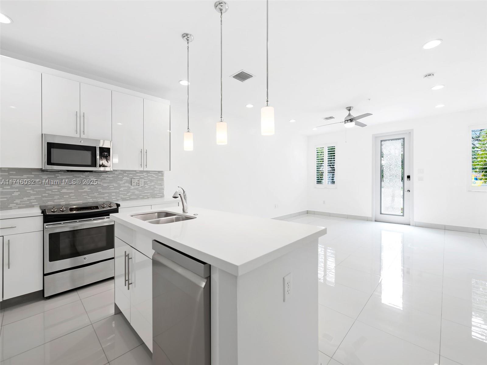 WEITZER AVENTURA PLACE CO - Residential
