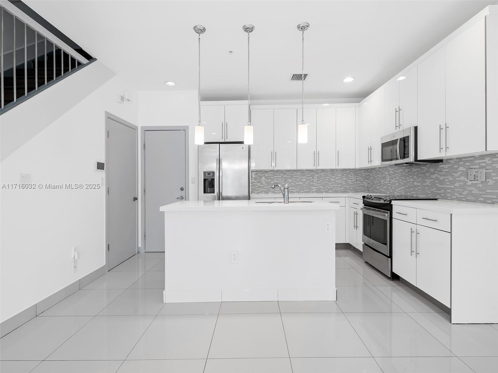 WEITZER AVENTURA PLACE CO - Residential