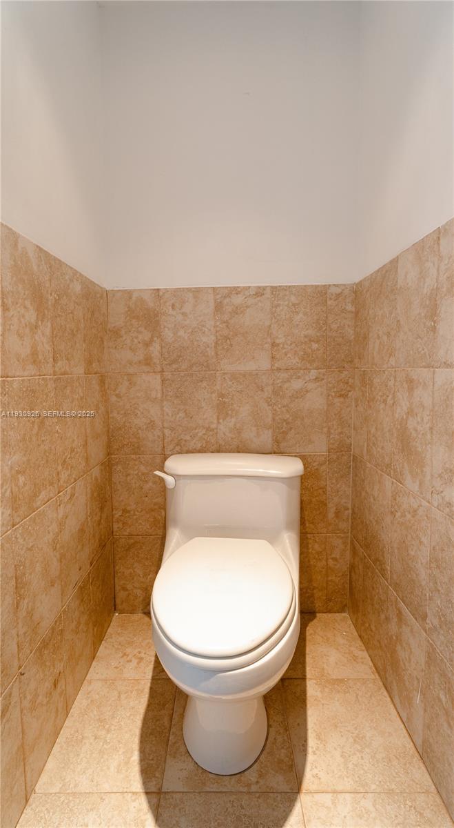 SUNNY SHORES CONDO - Residential Lease