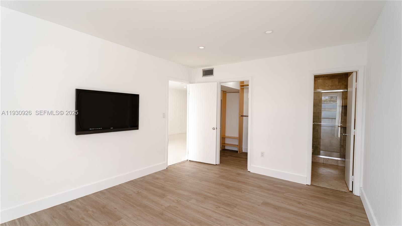 SUNNY SHORES CONDO - Residential Lease