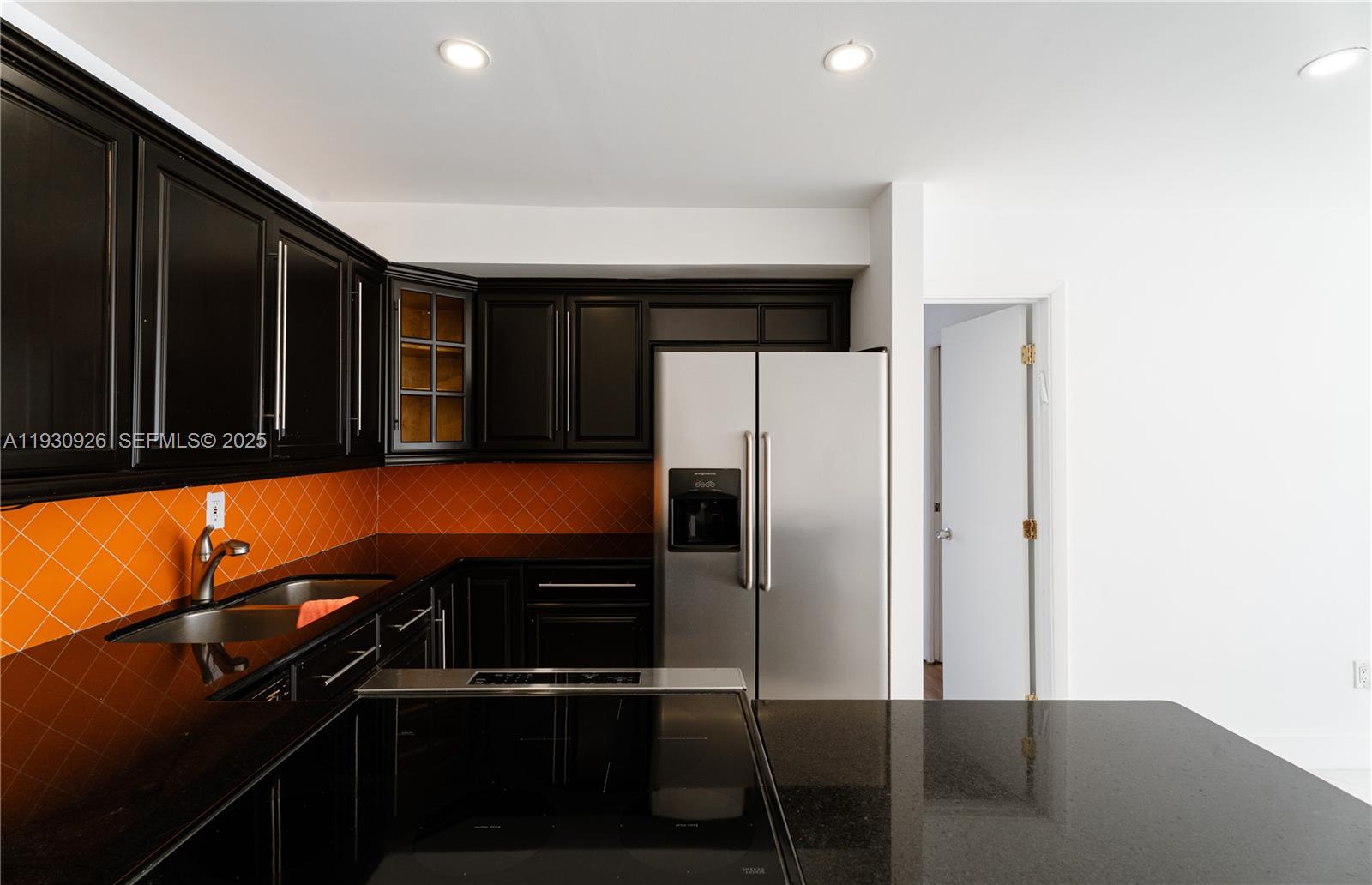 SUNNY SHORES CONDO - Residential Lease