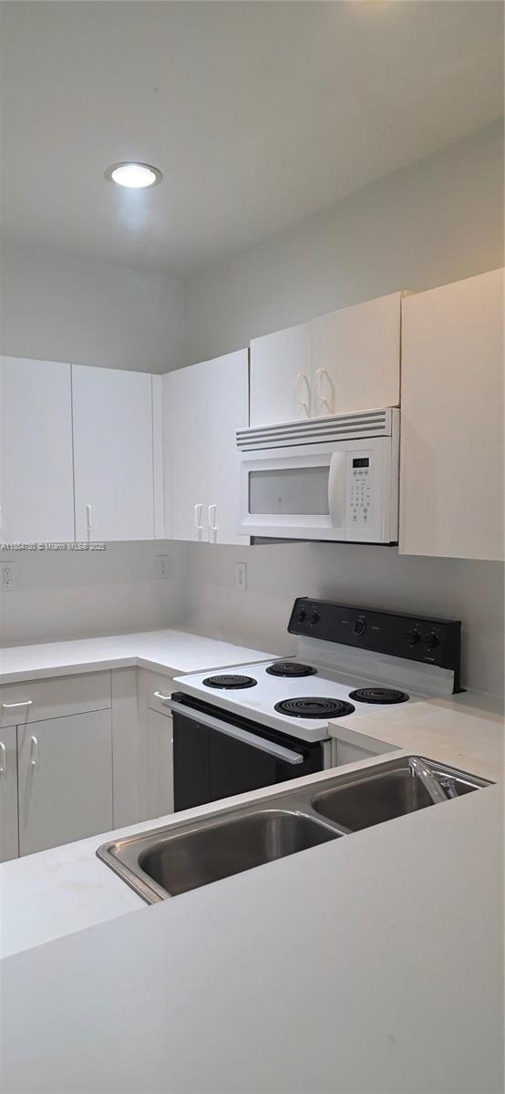 SILVER PALM HOMES - Residential Lease