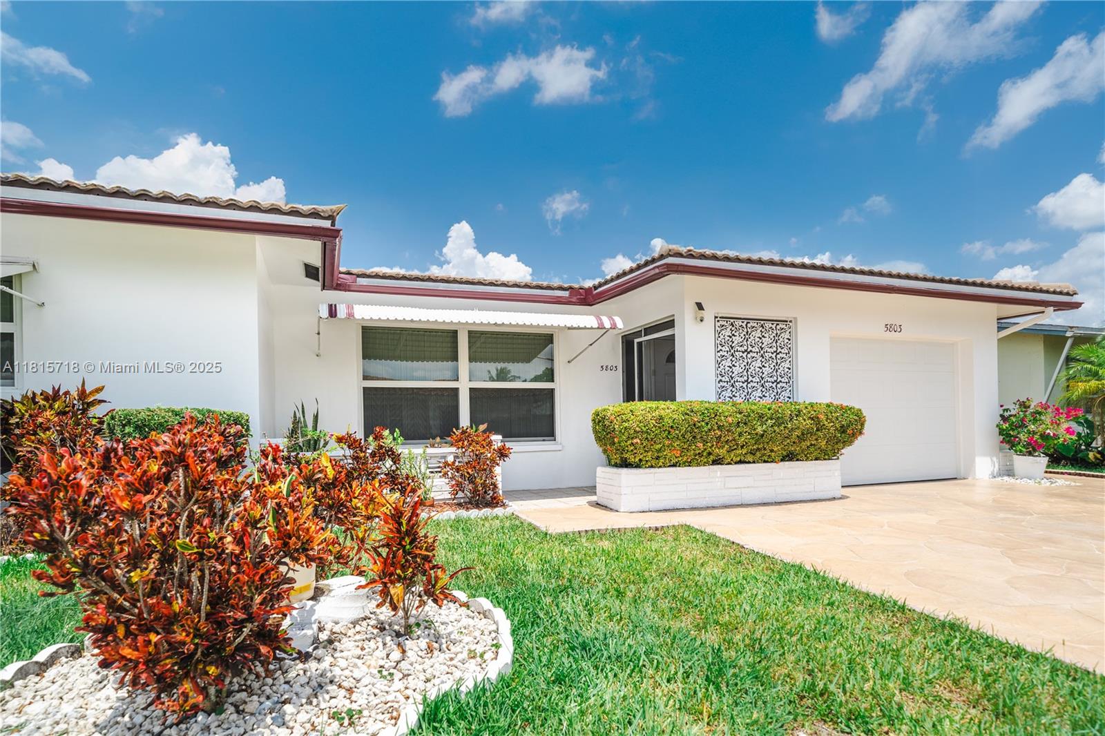 5803 Nw 85th Ter, Tamarac, Broward County, Florida - 2 Bedrooms  
2 Bathrooms - 