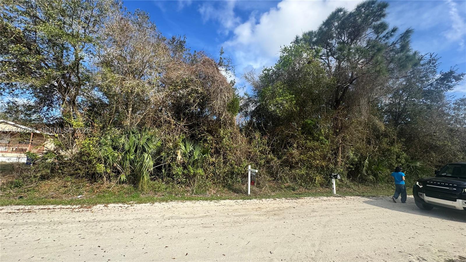 VERO LAKE ESTATES UNIT H- - Land