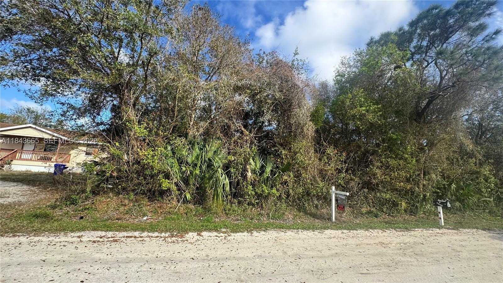 VERO LAKE ESTATES UNIT H- - Land