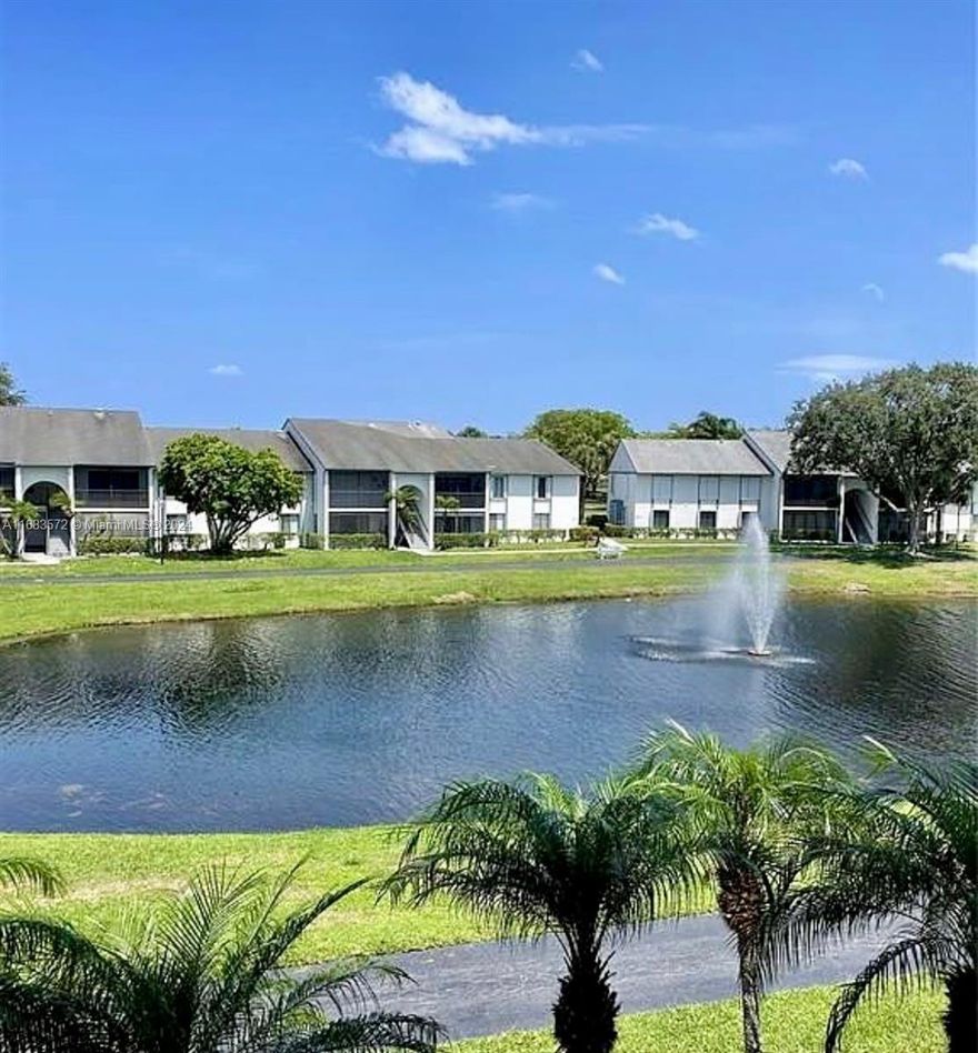 GREAT OPPORTUNITY PRICE REDUCED, OFFERS WILL BE CONSIDERED!!
Spacious 2 bedroom, 2 bath condo in Palm Club. Very close to downtown and the beaches of West Palm Beach. 
Excellent amenities and surroundings: pool, walking/jogging paths, tennis courts, clubhouse. A/C new. The property needs painting. Dont miss this opportunity. Water, sewer and basic cable are included in the maintenance fee.  Easy access to the gated community.