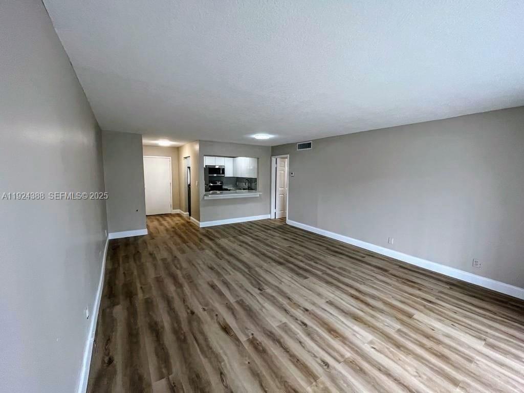 TOWN SQUARE CONDO - Residential Lease