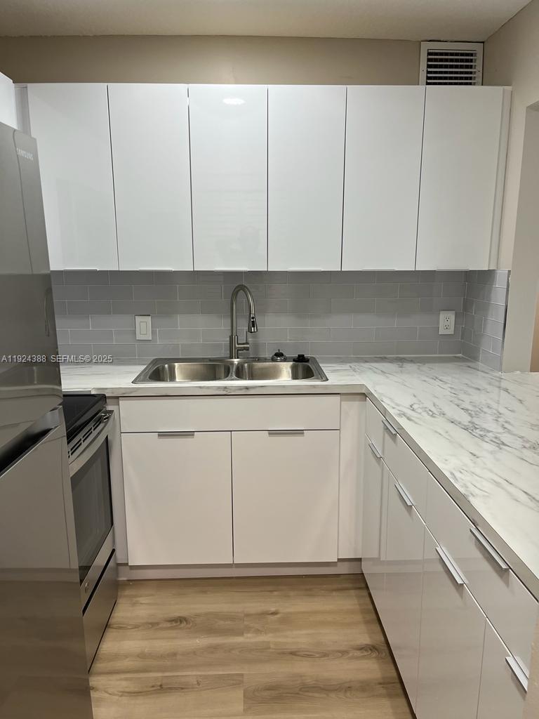 TOWN SQUARE CONDO - Residential Lease