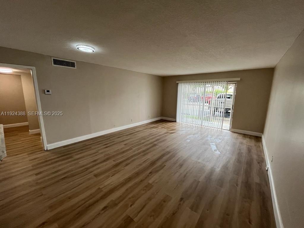 TOWN SQUARE CONDO - Residential Lease