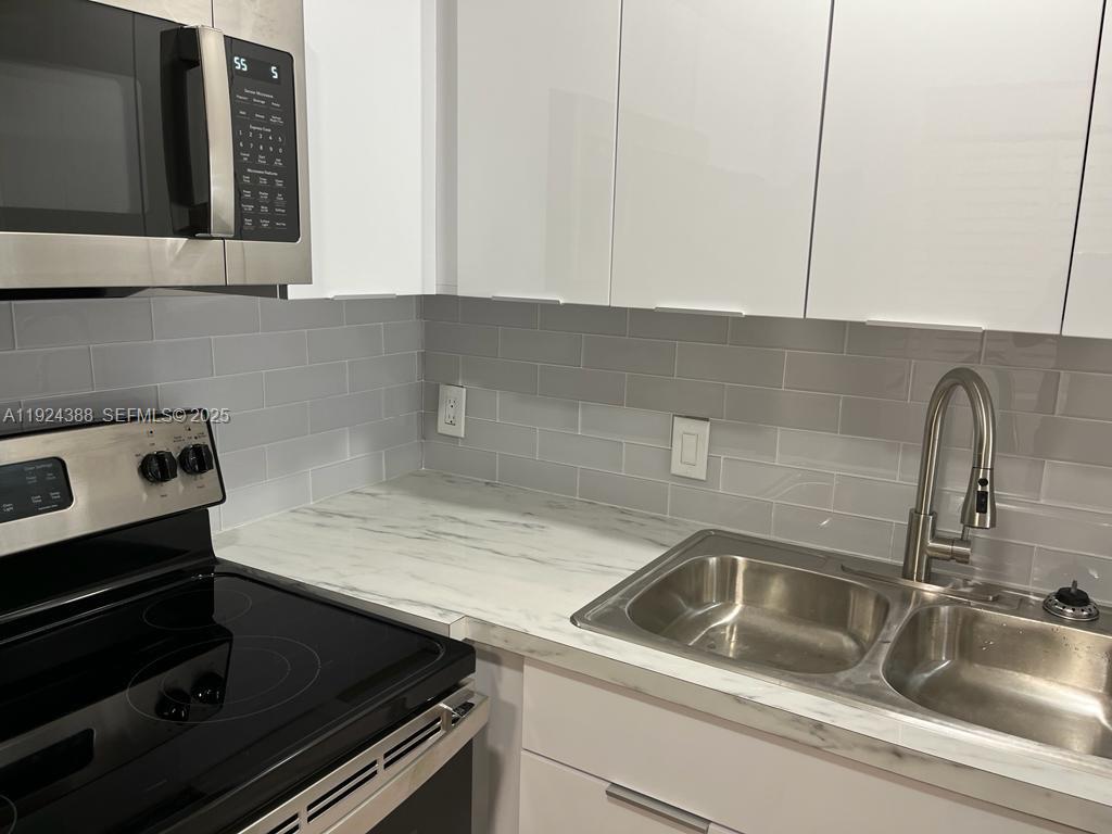 TOWN SQUARE CONDO - Residential Lease