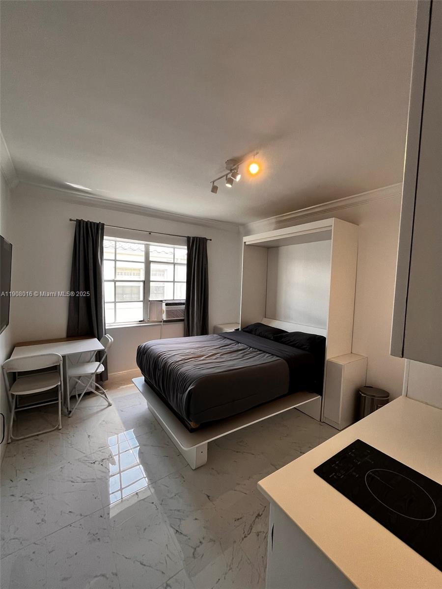 1455 MICHIGAN AVE CONDO - Residential Lease