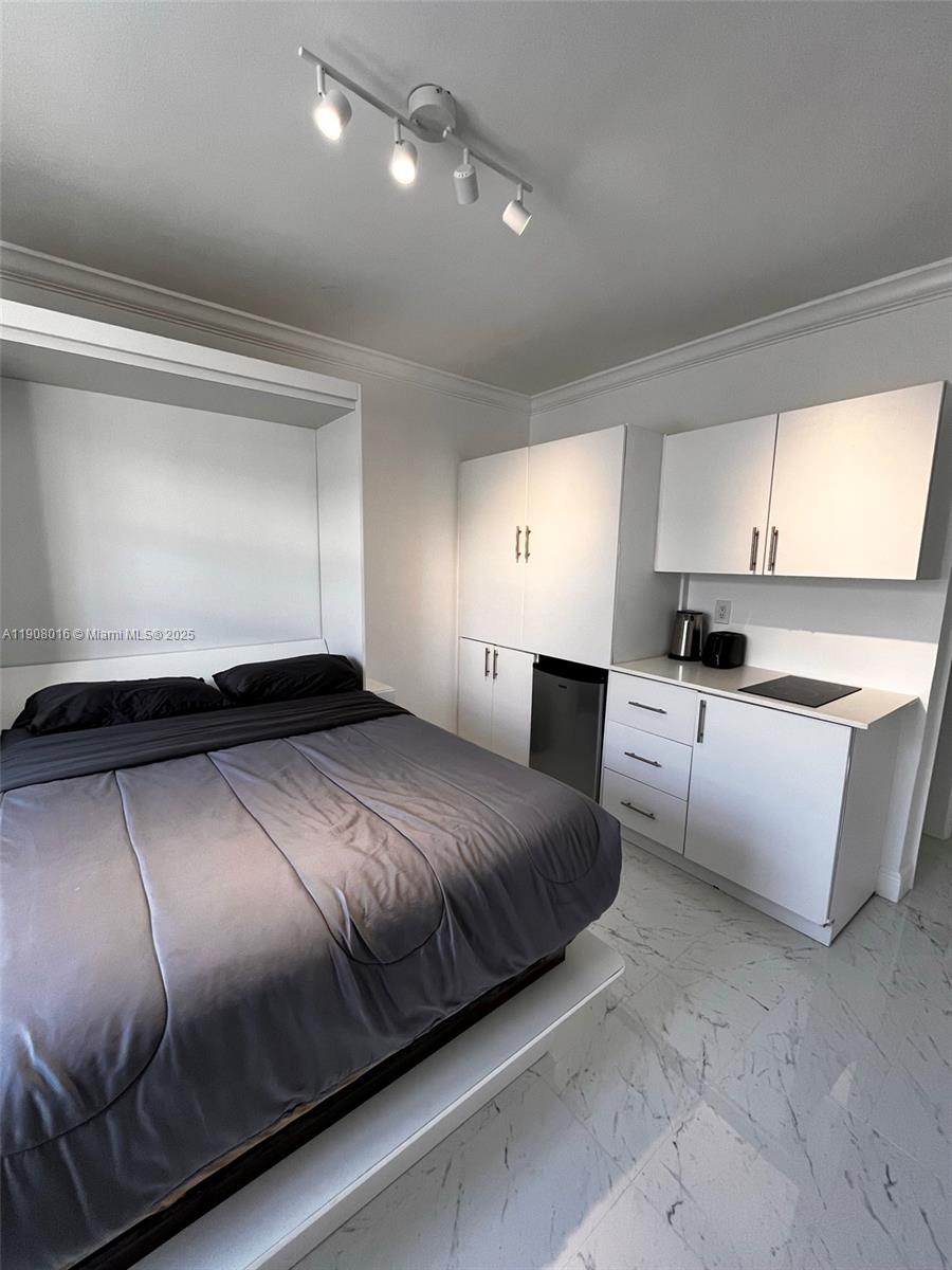 1455 MICHIGAN AVE CONDO - Residential Lease