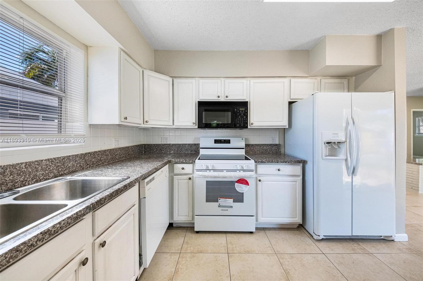 LINWOOD GARDENS - Residential