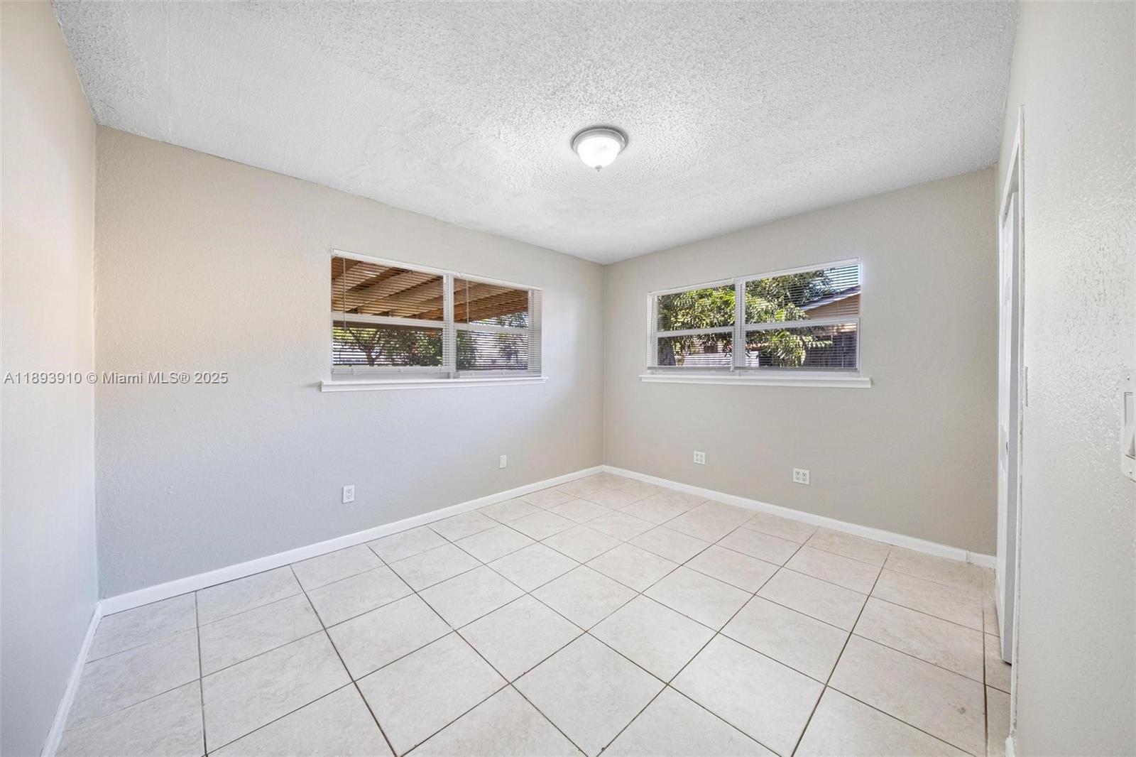 LINWOOD GARDENS - Residential