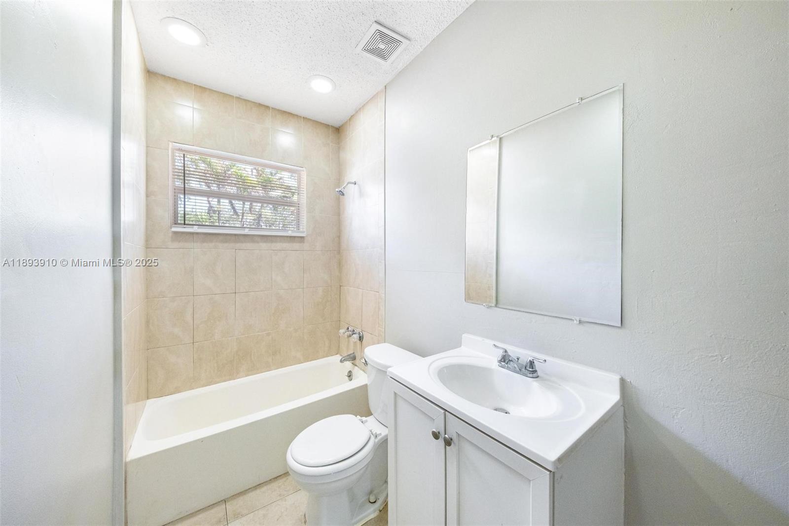 LINWOOD GARDENS - Residential