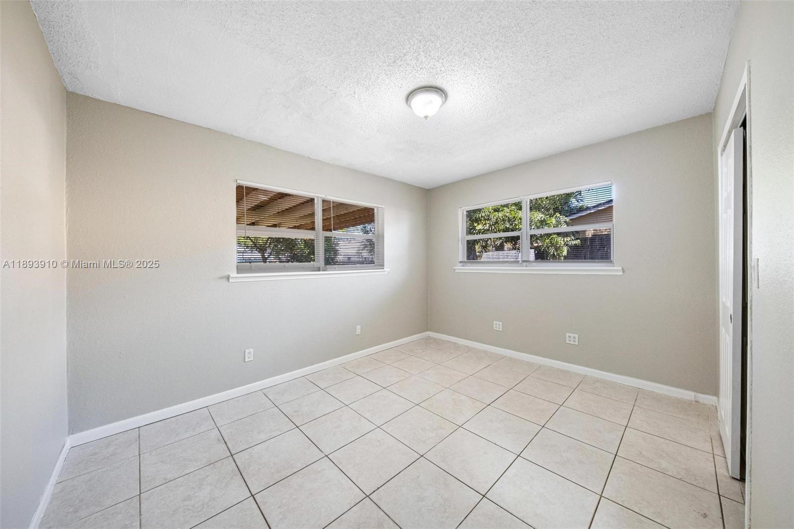 LINWOOD GARDENS - Residential