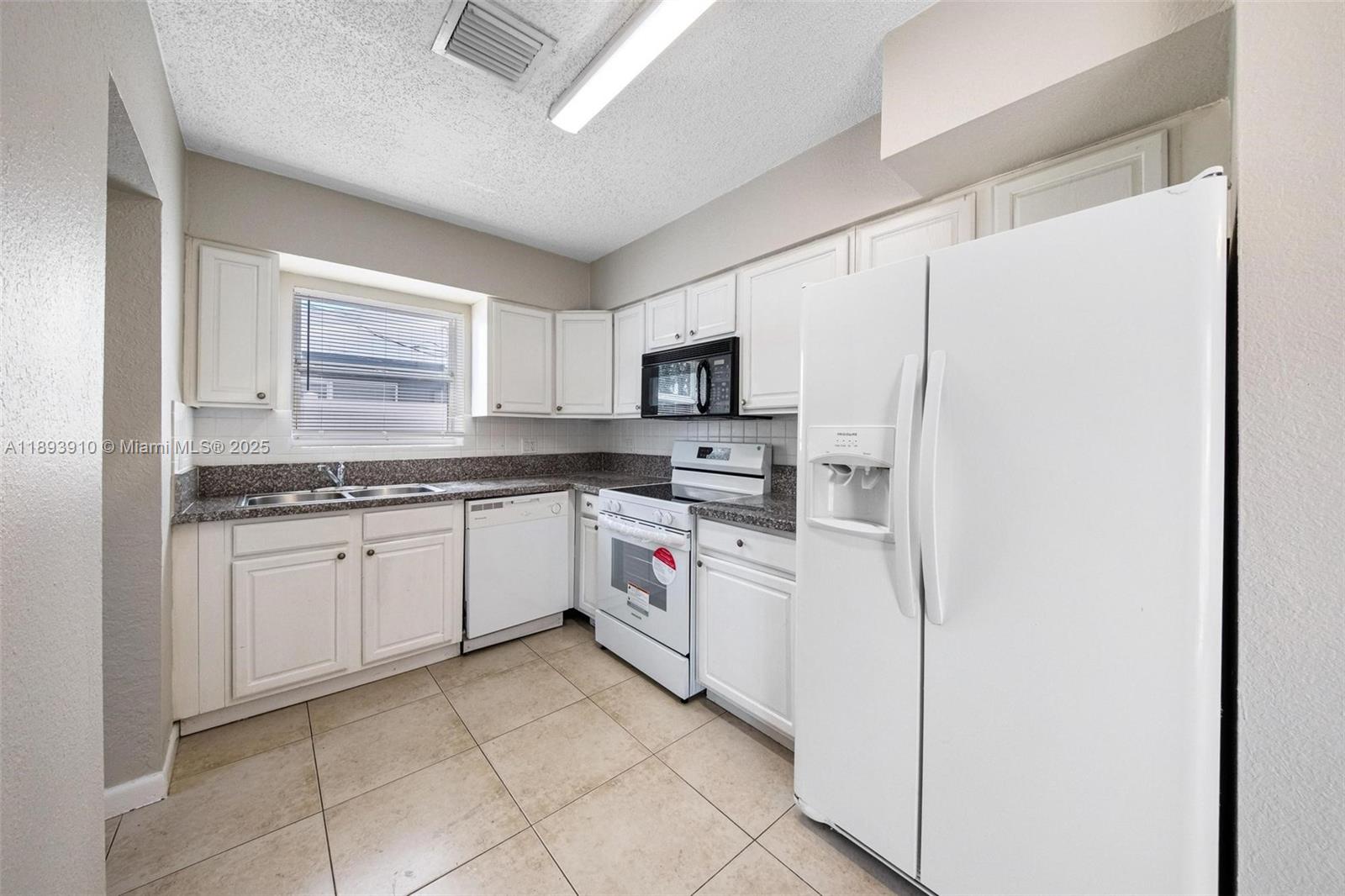 LINWOOD GARDENS - Residential