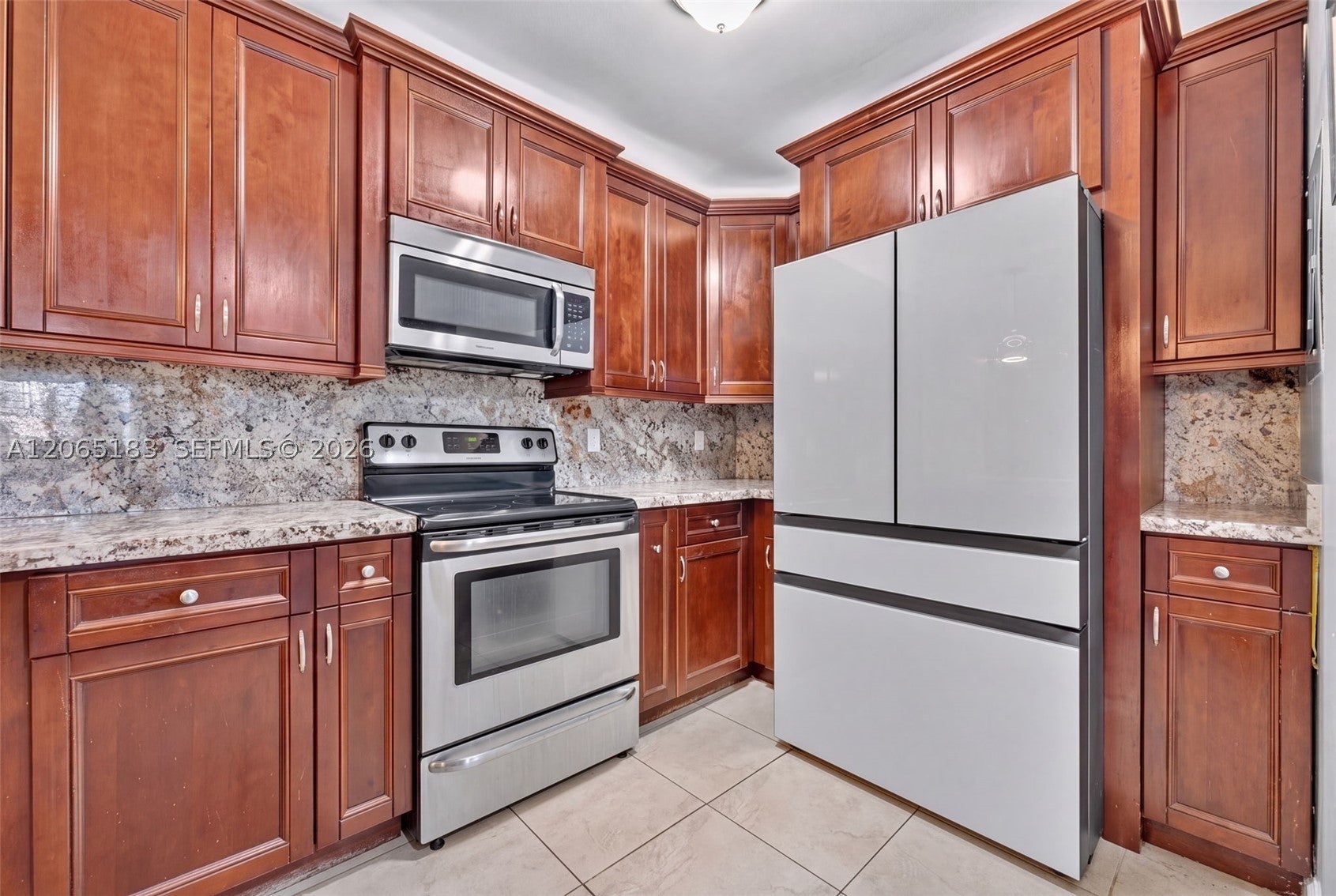 3007 N Oakland Forest Dr