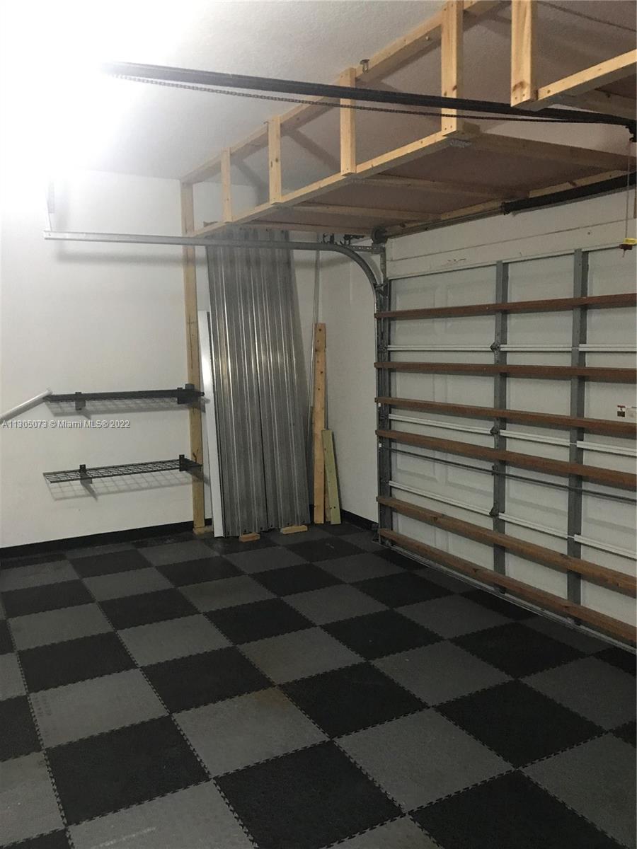 CORAL CREEK 146-6 B - Residential