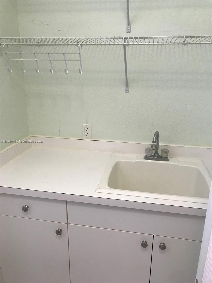 CORAL CREEK 146-6 B - Residential