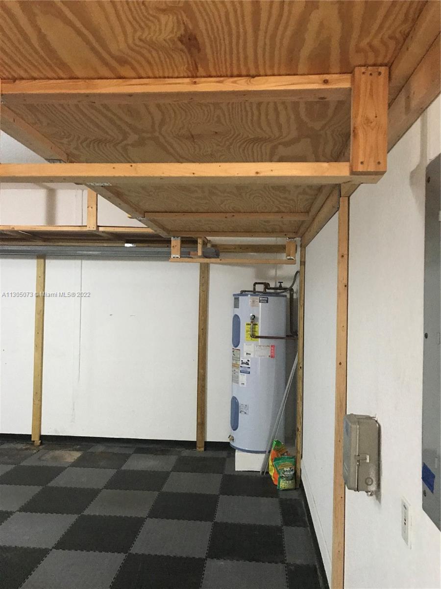 CORAL CREEK 146-6 B - Residential