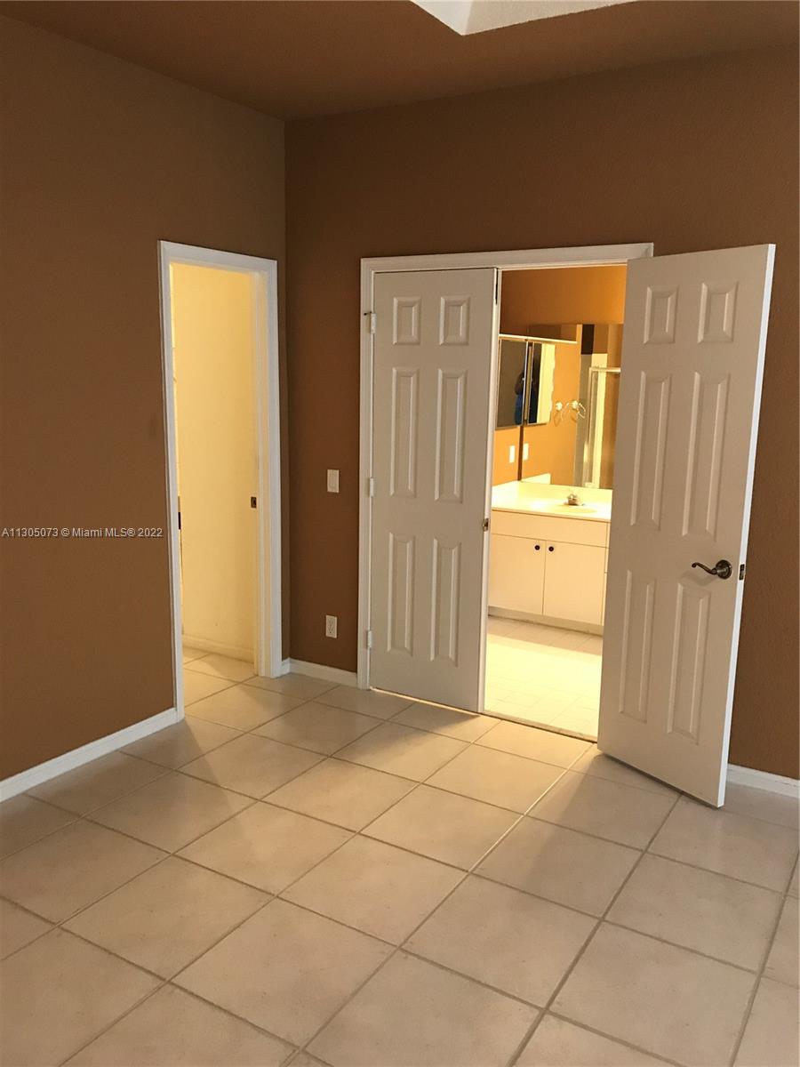 CORAL CREEK 146-6 B - Residential