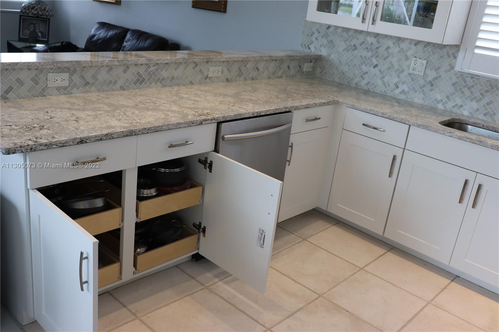 CORAL CREEK 146-6 B - Residential