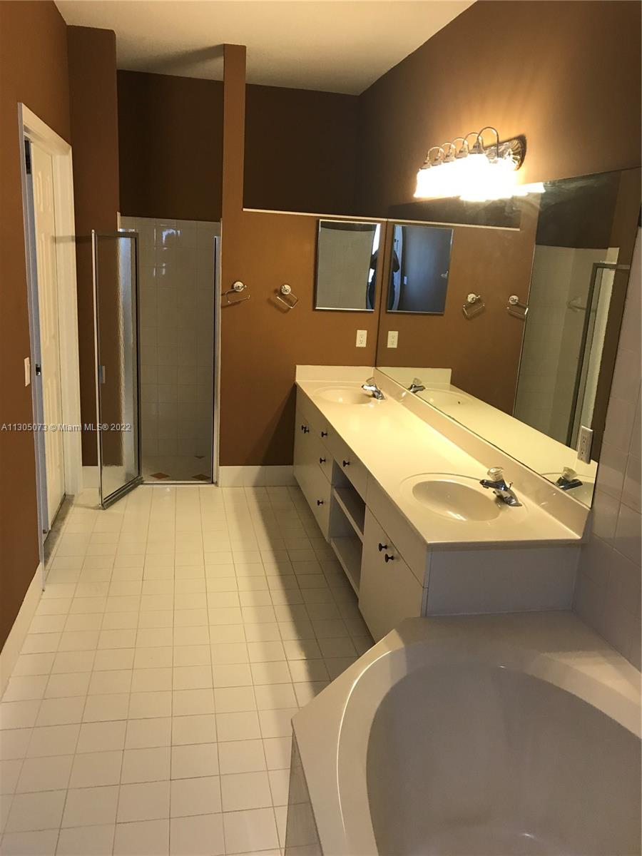 CORAL CREEK 146-6 B - Residential