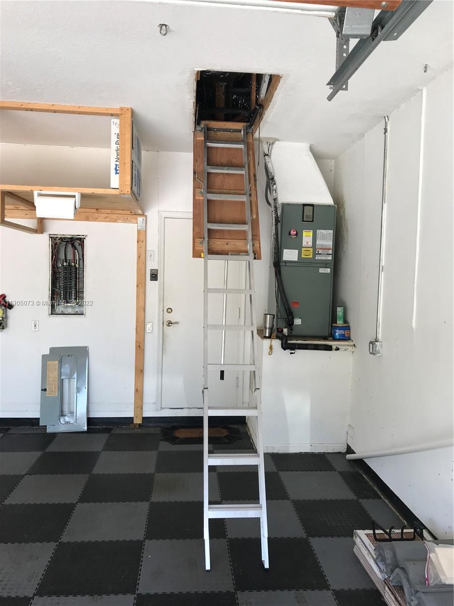 CORAL CREEK 146-6 B - Residential