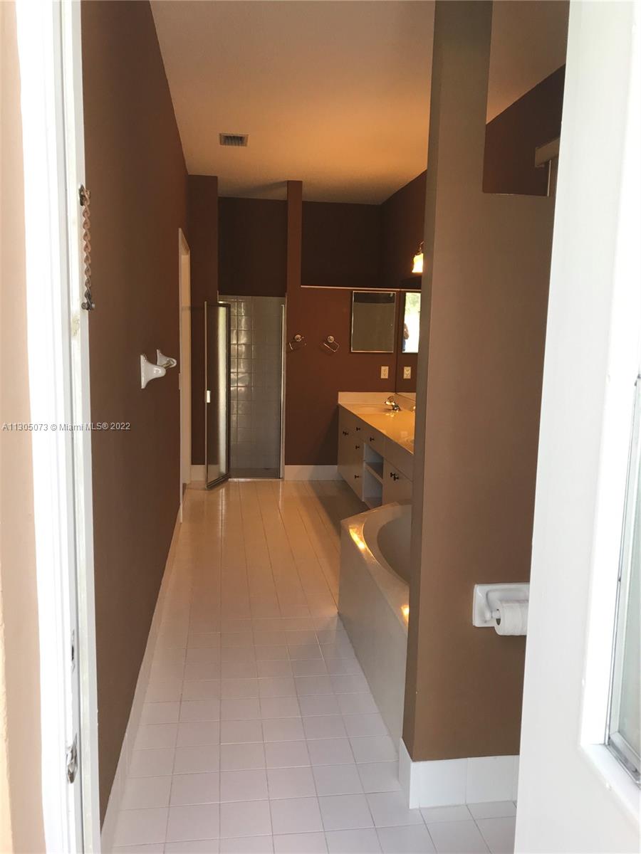 CORAL CREEK 146-6 B - Residential