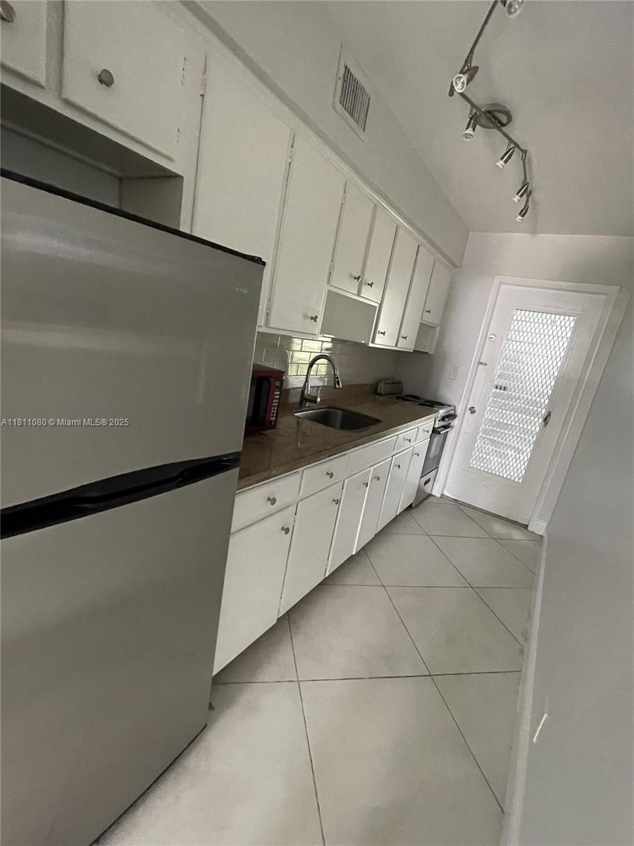 1708 NE 20th Ave 6