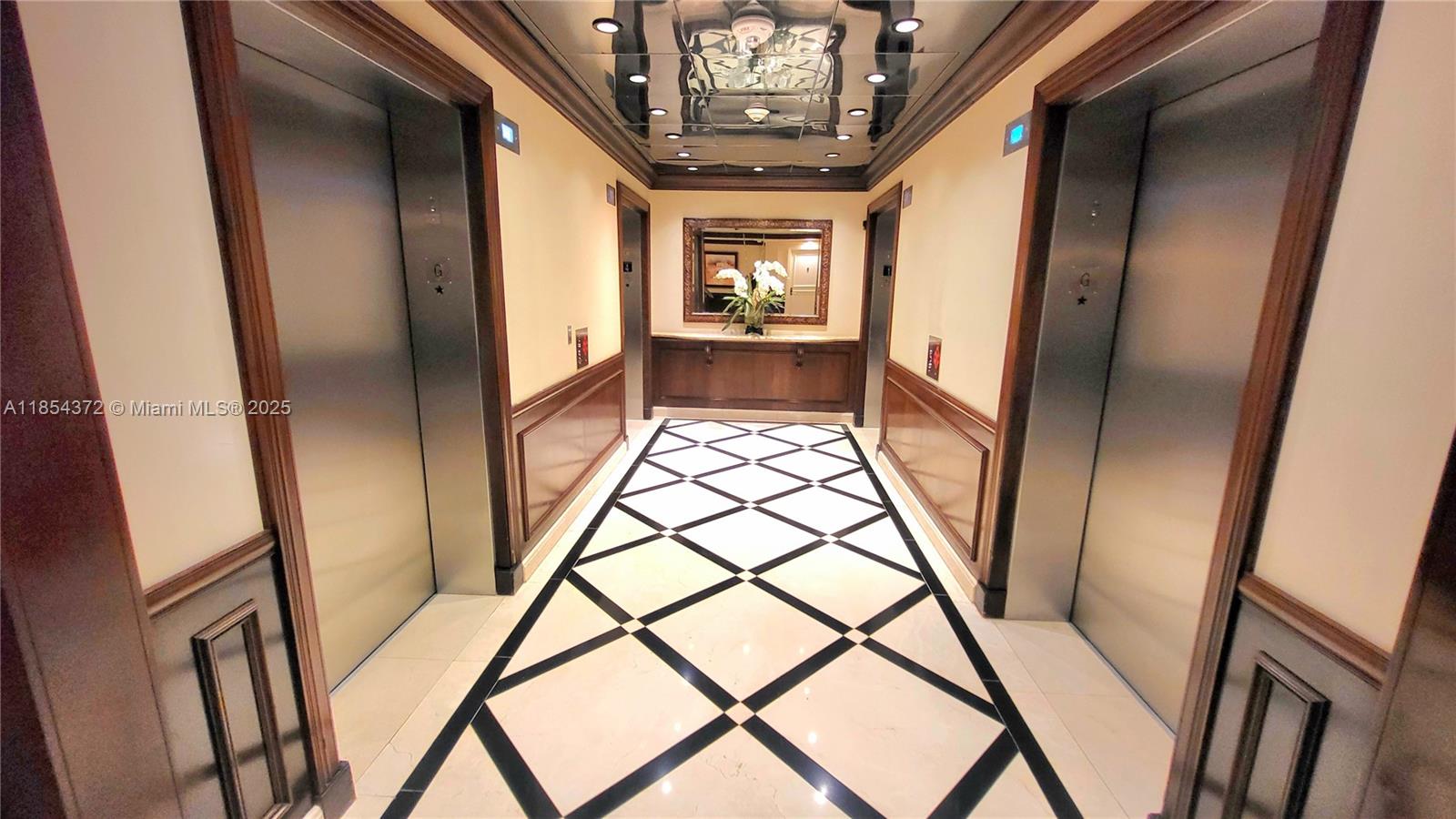 MYSTIC POINTE TOWER 500 C - Residential