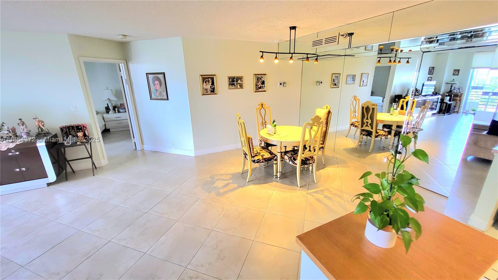 MYSTIC POINTE TOWER 500 C - Residential