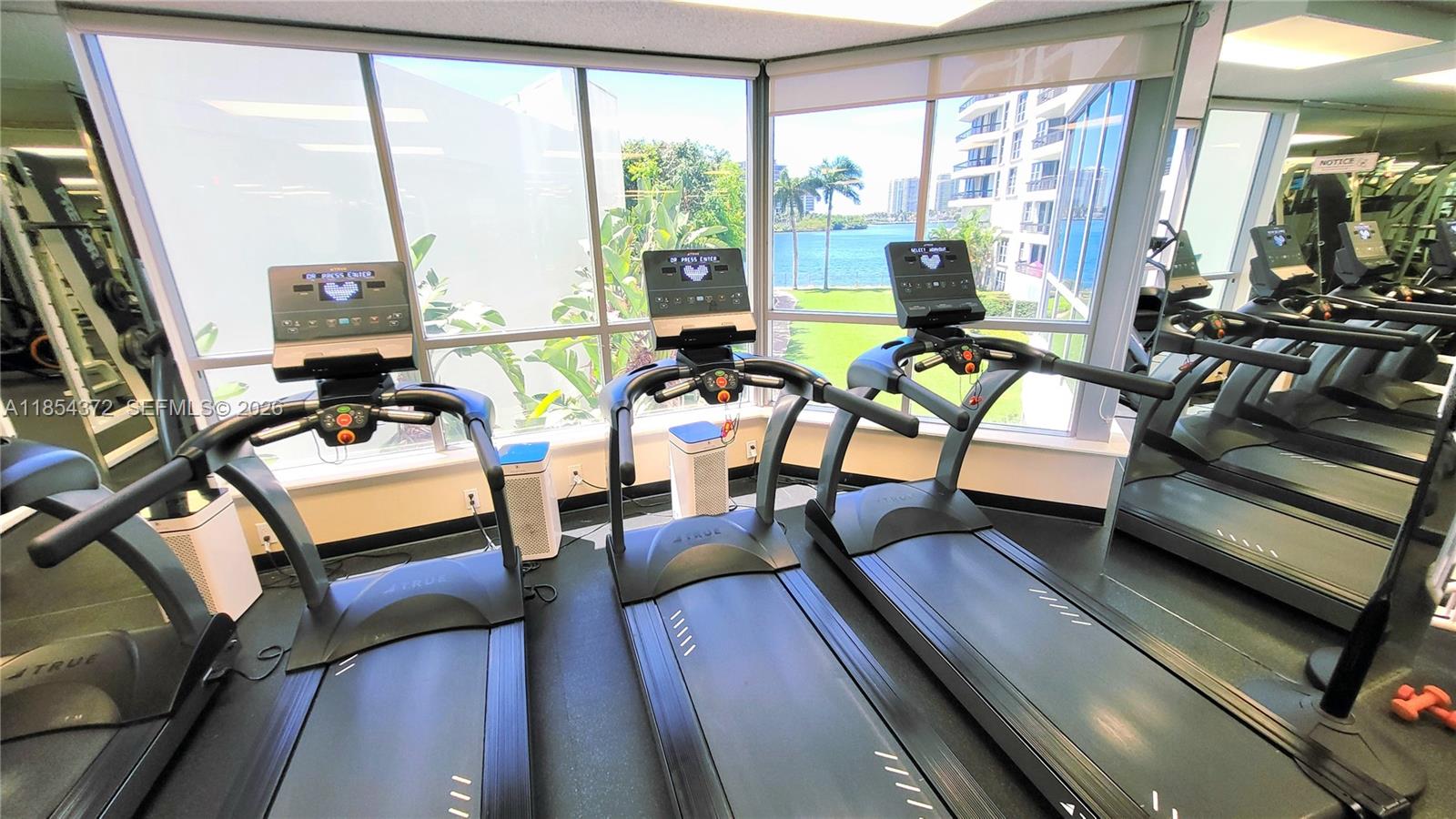 MYSTIC POINTE TOWER 500 C - Residential