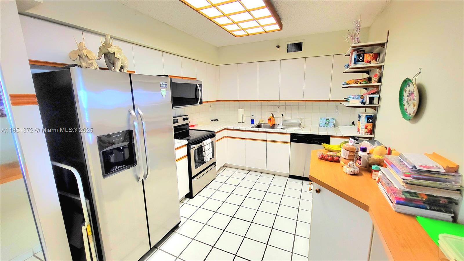 MYSTIC POINTE TOWER 500 C - Residential