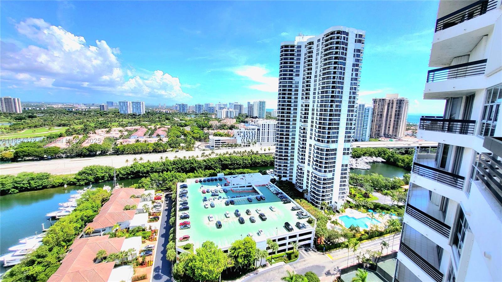 MYSTIC POINTE TOWER 500 C - Residential