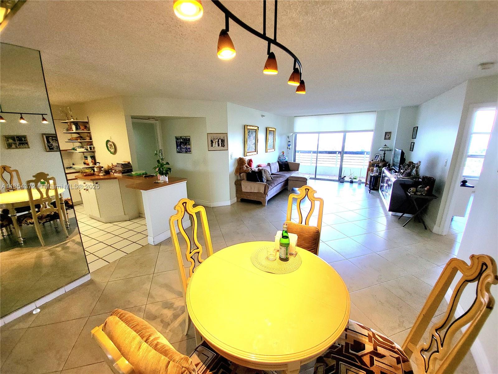 MYSTIC POINTE TOWER 500 C - Residential