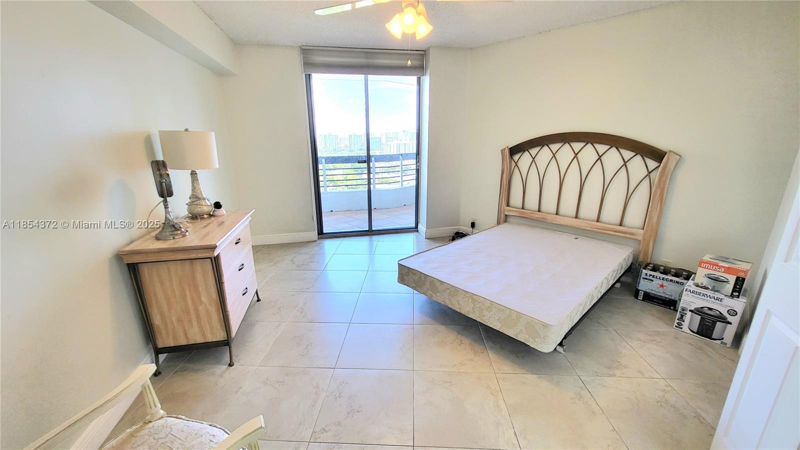 MYSTIC POINTE TOWER 500 C - Residential