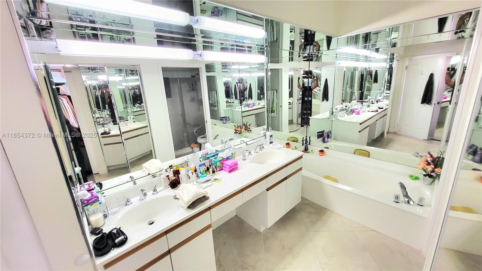 MYSTIC POINTE TOWER 500 C - Residential