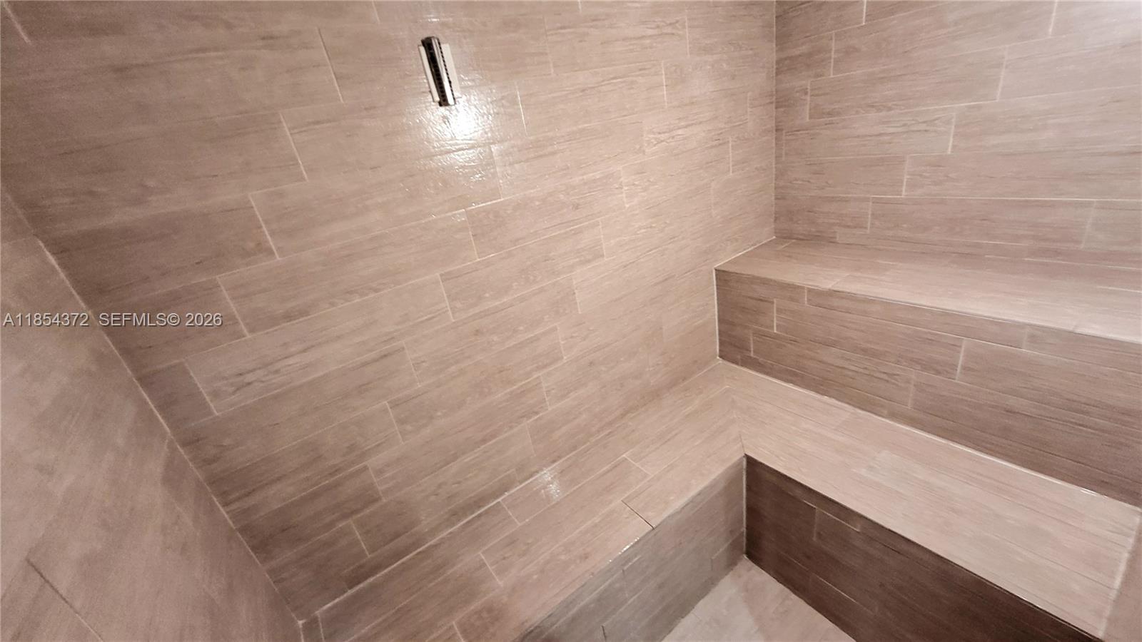 MYSTIC POINTE TOWER 500 C - Residential