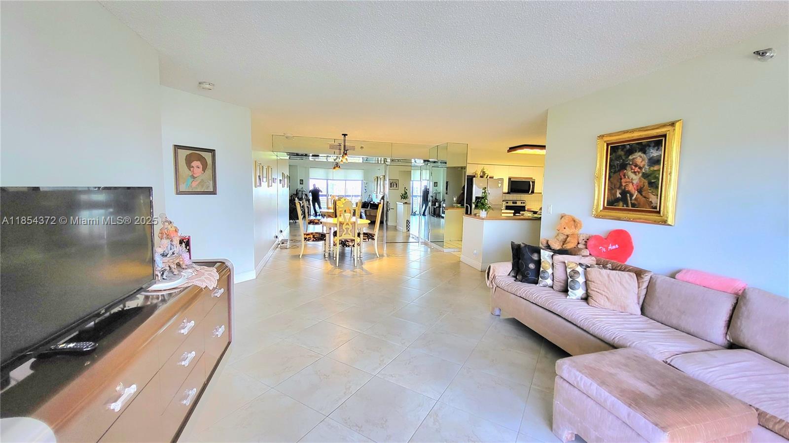 MYSTIC POINTE TOWER 500 C - Residential