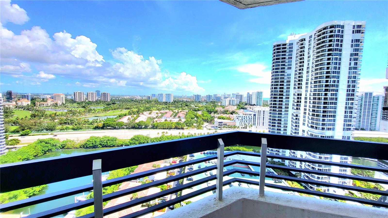 MYSTIC POINTE TOWER 500 C - Residential
