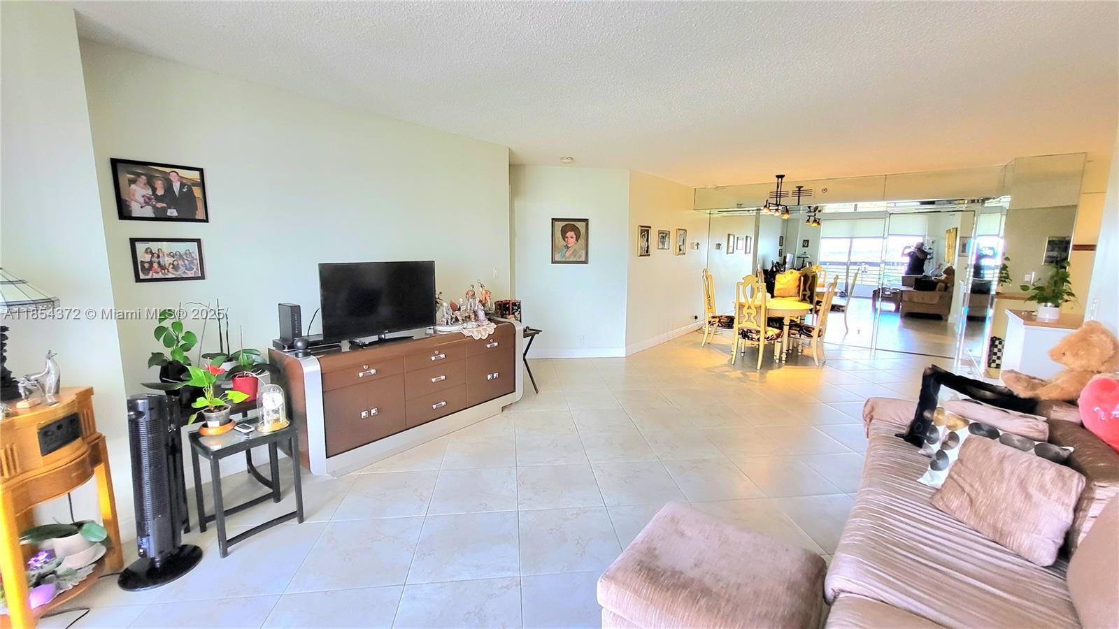 MYSTIC POINTE TOWER 500 C - Residential