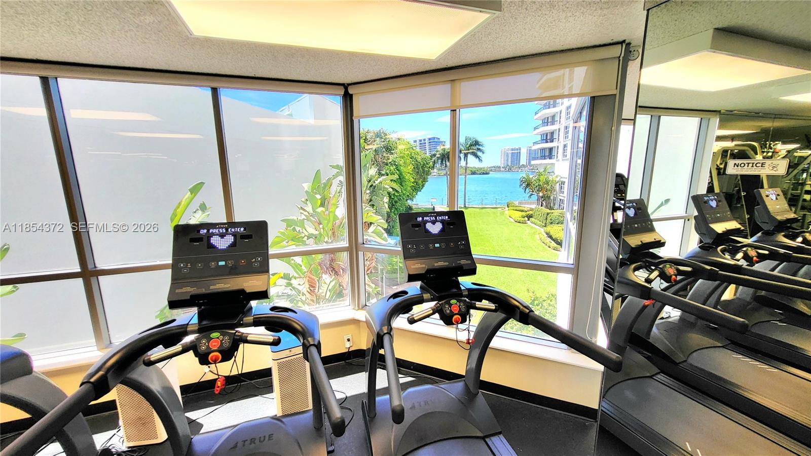 MYSTIC POINTE TOWER 500 C - Residential